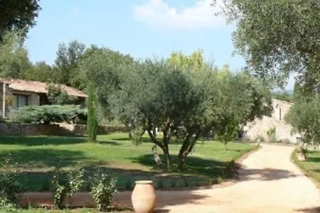 בית נופש Les Bastides De L'auviduery *